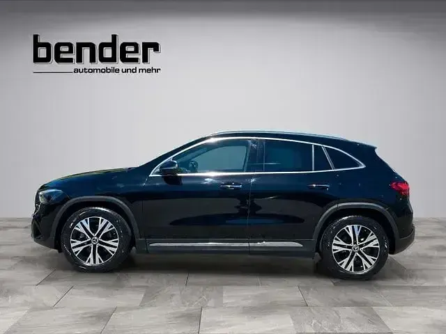 Gebraucht Mercedes GLA200 Progressive 163 PS (119 kW) 2024 Unilack nachtschwarz SUV