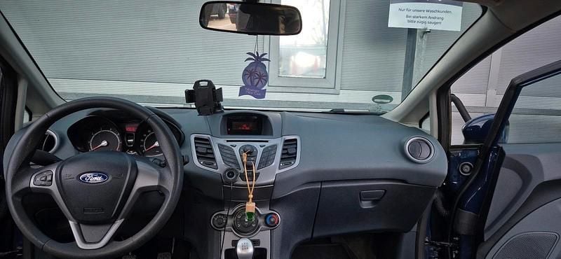 Gebraucht Ford Fiesta 60 PS (44 kW) 2009 Blau Kleinwagen