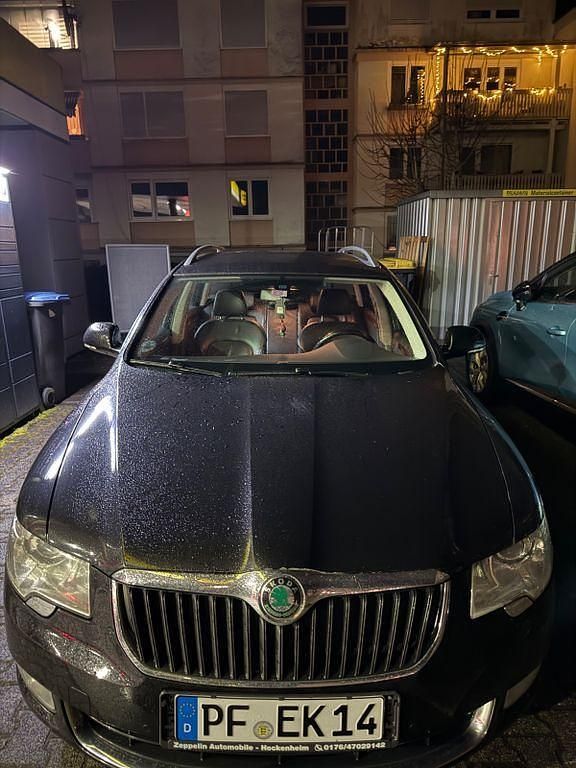 Gebraucht Skoda Superb Active 200 PS (147 kW) 2011 Schwarz Kombi