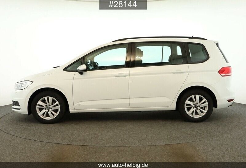 Gebraucht VW Touran Comfortline 150 PS (110 kW) 2020 Pure white Van / Kleinbus