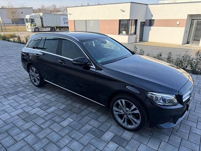 Gebraucht Mercedes C400 Avantgarde 333 PS (244 kW) 2019 Schwarz Kombi