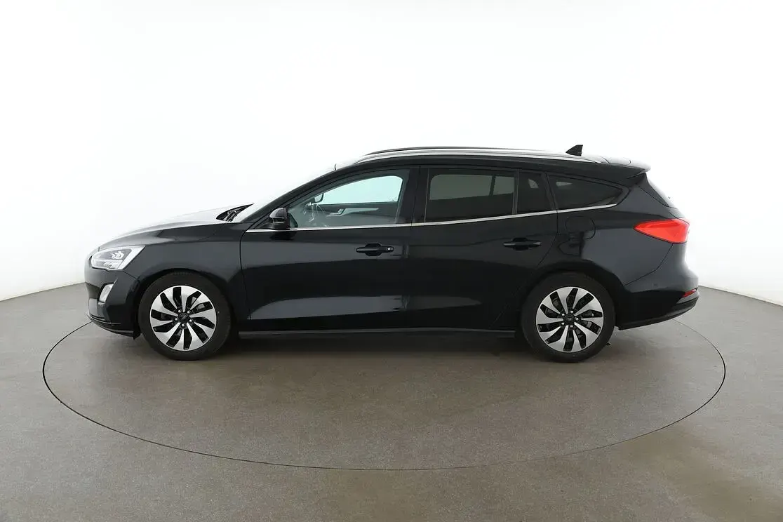 Gebraucht Ford Focus Cool & Connect 125 PS (91 kW) 2018 Schwarz Kombi