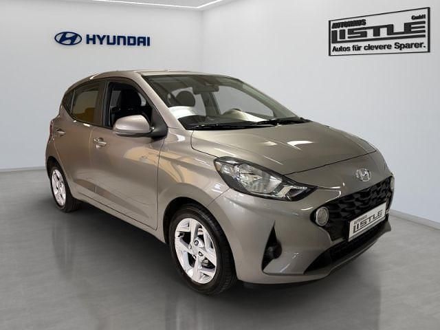 Gebraucht Hyundai i10 Trend 84 PS (61 kW) 2022 Braun Kleinwagen