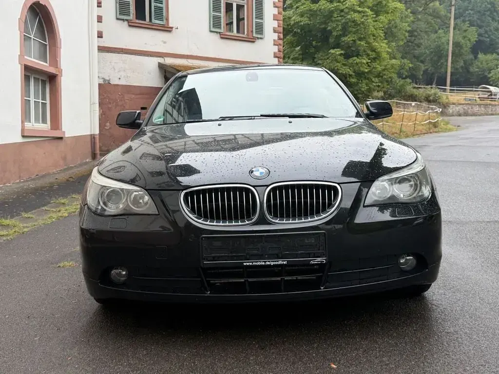 Gebraucht BMW 523 Advantage 177 PS (130 kW) 2006 Schwarz Limousine