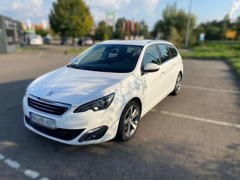 Weiß Gebraucht 2015 Peugeot 308 Allure Kombi | 8.000 € (Guter Preis) - Bild 1/4