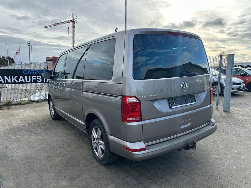 Gebraucht VW Transporter Generation Six 204 PS (150 kW) 2016 Grau Van