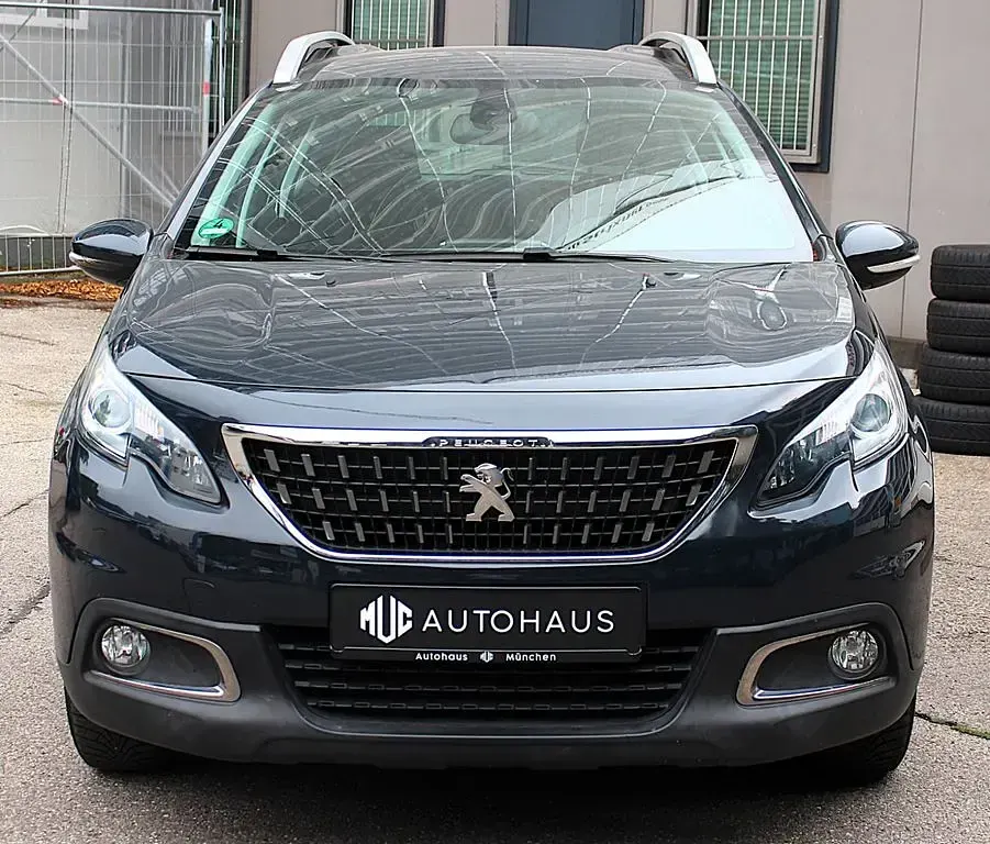 Gebraucht Peugeot 2008 Active 131 PS (96 kW) 2019 Grau SUV