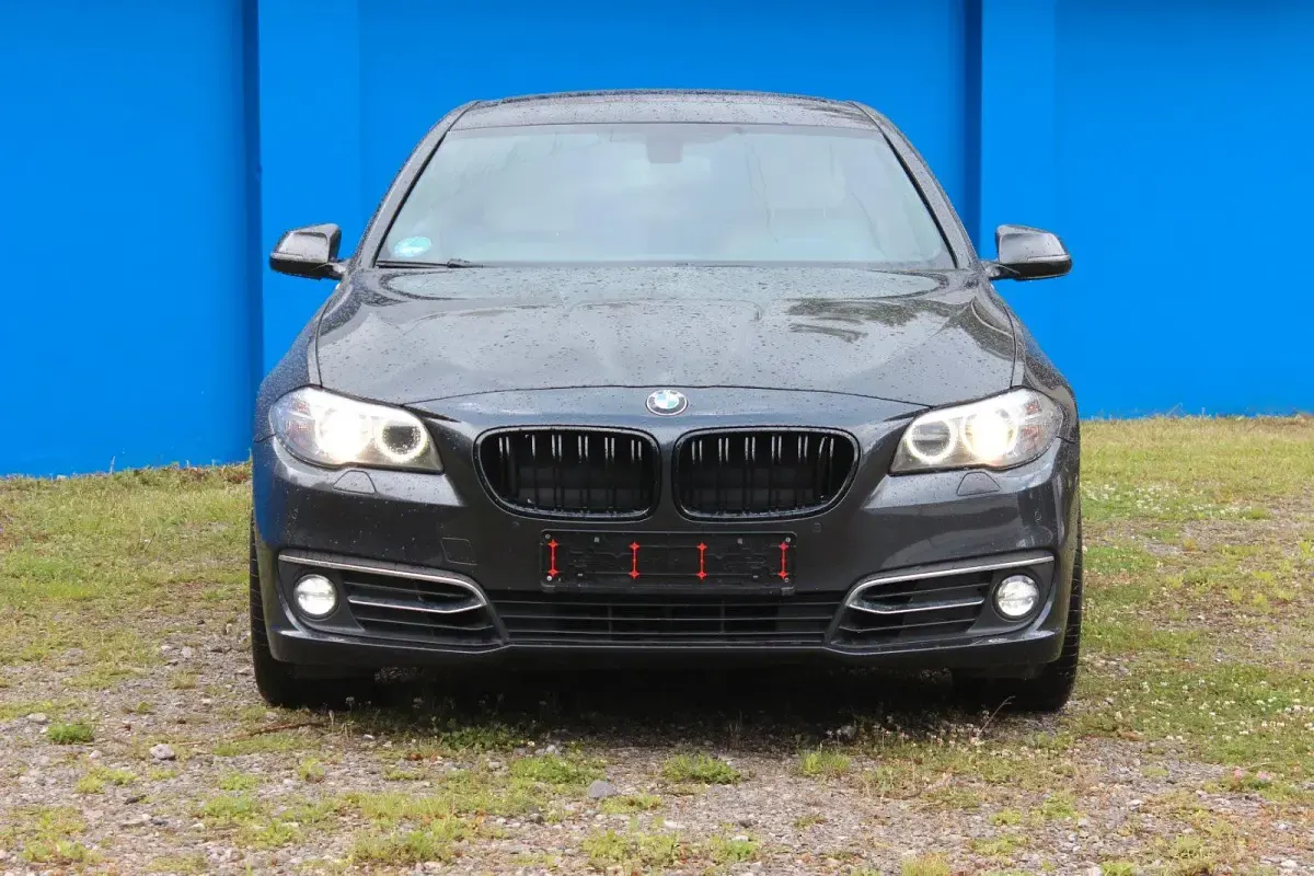 Gebraucht BMW 525 Luxury Line 218 PS (160 kW) 2014 Grau Limousine