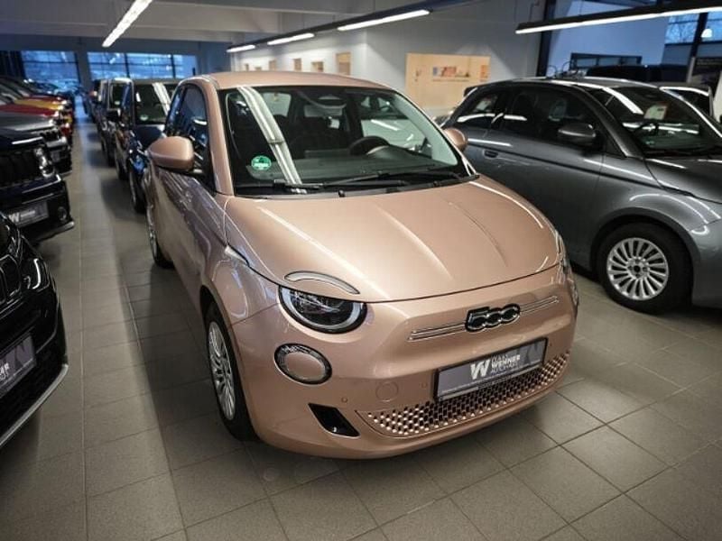 Gebraucht Fiat 500e 86 kW (118 PS) 2023 Rose gold) (gold Kleinwagen