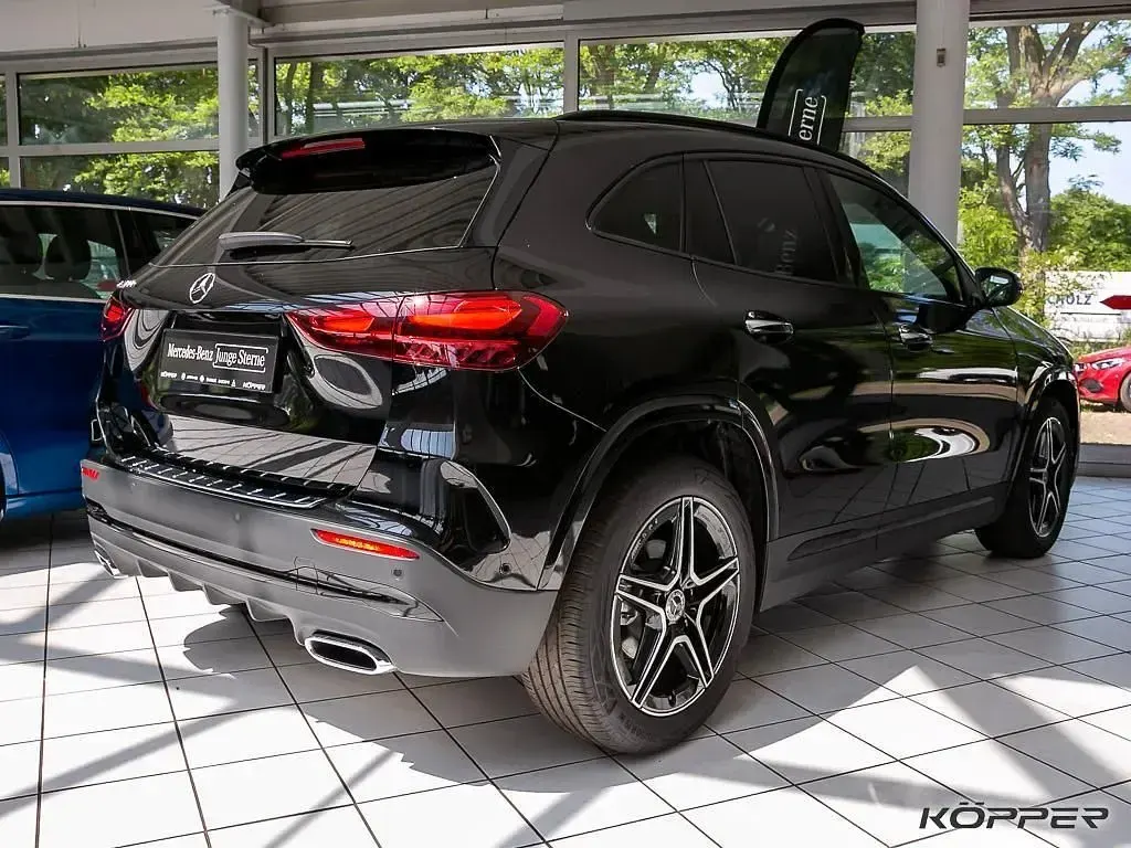 Gebraucht Mercedes GLA180 Advanced Plus 136 PS (100 kW) 2026 Nachtschwarz SUV
