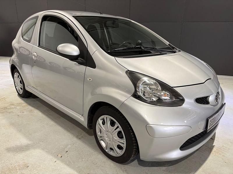 Gebraucht Toyota Aygo Cool 68 PS (50 kW) 2007 Silber Kleinwagen