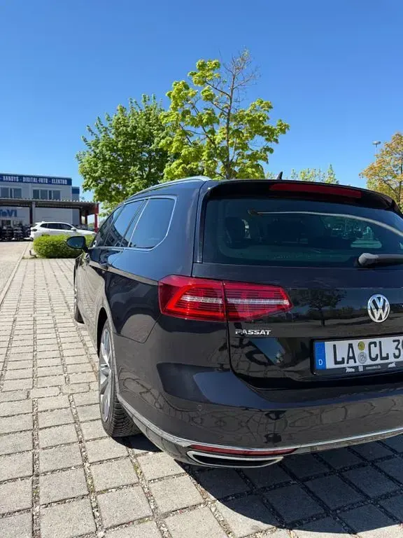 Używany VW Passat Highline 220 KM (161 kW) 2016 Czarny Kombi