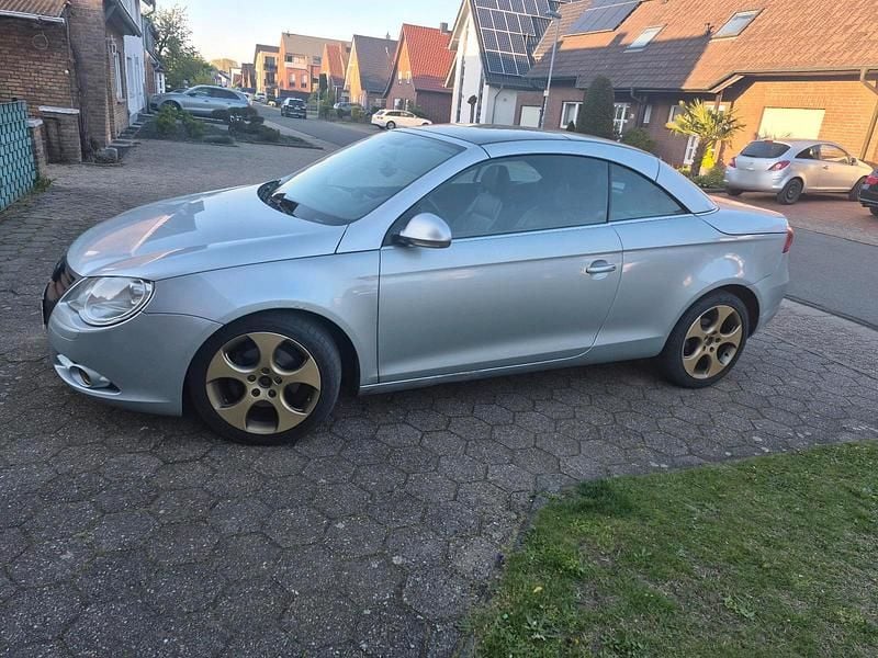 Second-hand VW Eos 150 CP (110 kW) 2006 Argintiu Cabrio