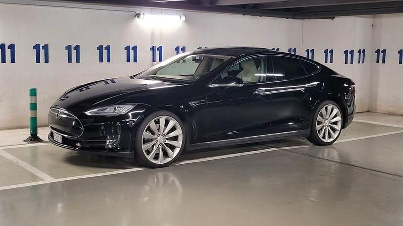 Schwarz Gebraucht 2013 Tesla Model S Limousine | 19.900 € (Teuer) - Bild 1/1