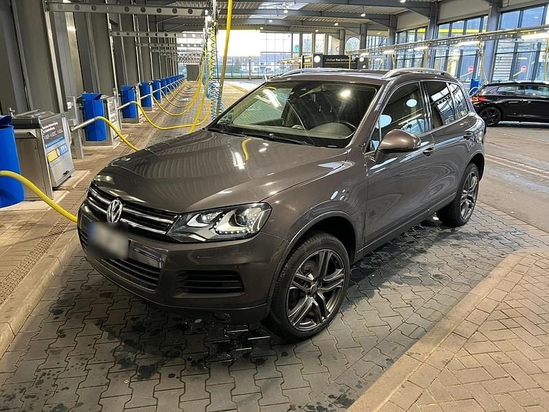 Gebraucht VW Touareg 244 PS (179 kW) 2011 Grau SUV