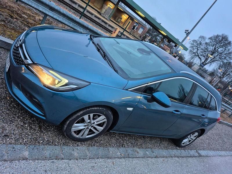 Gebraucht Opel Astra 110 PS (80 kW) 2017 Blau Kombi