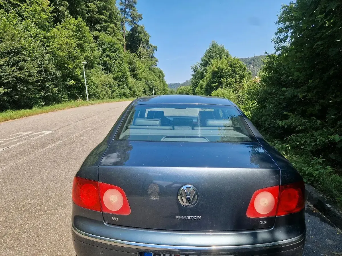 Gebraucht VW Phaeton 241 PS (177 kW) 2004 Grau Limousine