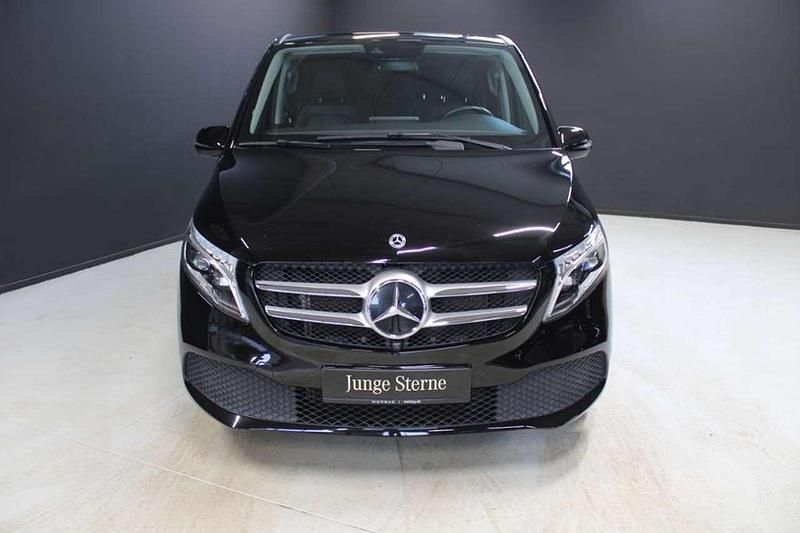 Gebraucht Mercedes V250 Avantgarde Edition 190 PS (139 kW) 2022 Schwarz Van / Kleinbus