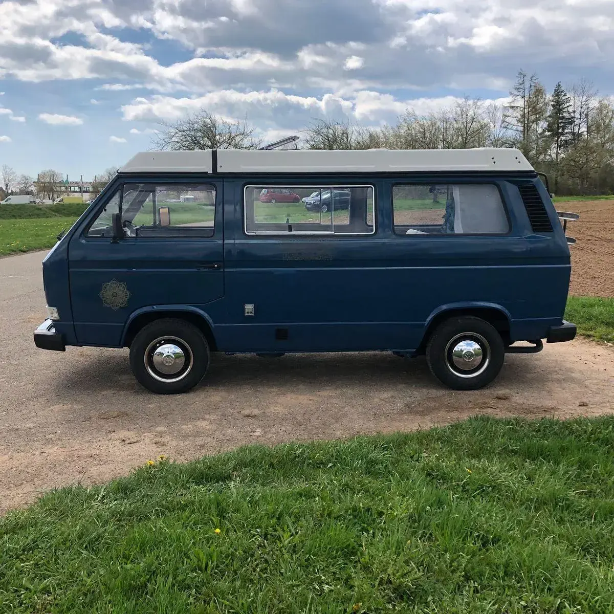 Occasion VW Multivan 70 ch (51 kW) 1987 Bleue Monospace