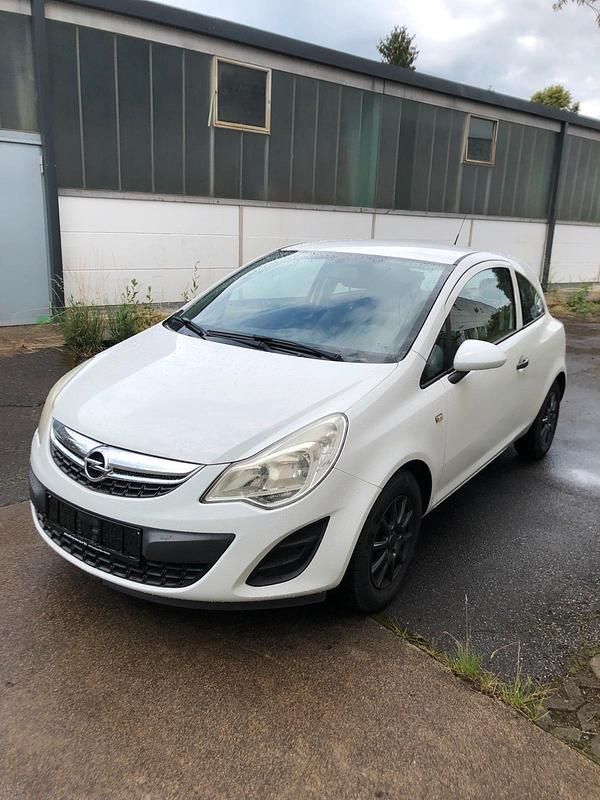 Weiß Gebraucht 2011 Opel Corsa Coupé | 3.000 € (Fairer Preis) - Bild 1/4