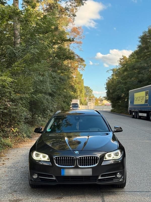Gebraucht BMW 530 258 PS (189 kW) 2016 Braun Kombi
