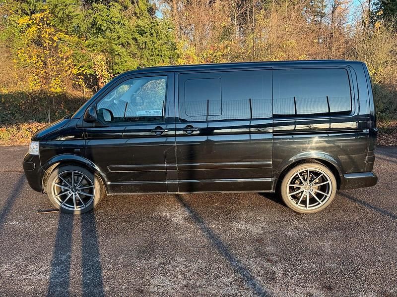 Schwarz Gebraucht 2009 VW T5 Highline Van | 19.990 € - Bild 1/4