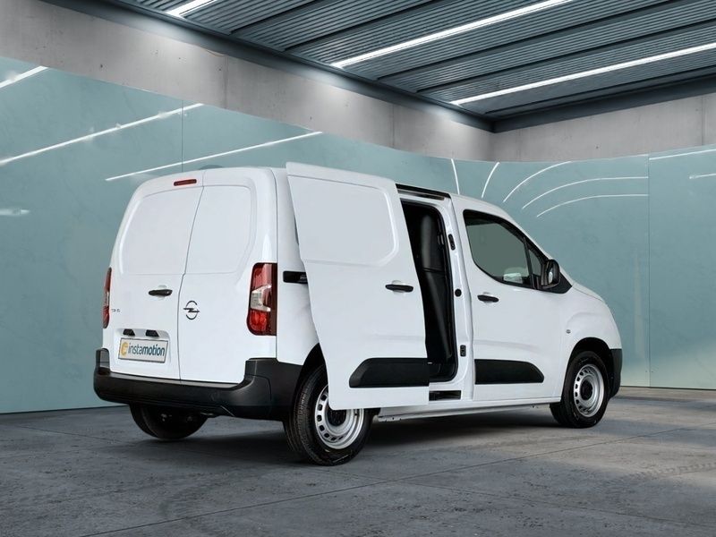 Verkauft Opel Combo Van 1,2 Turbo Enjo., gebraucht 2023, 11 km in München