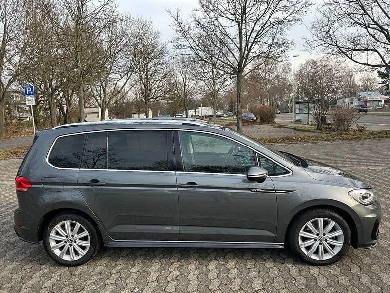 Gebraucht VW Touran Highline 150 PS (110 kW) 2018 Grau Van / Kleinbus