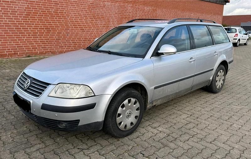 Silber Gebraucht 2005 VW Passat Kombi | 500 € (Superpreis) - Bild 1/4