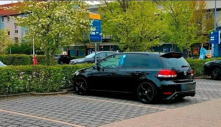 Gebraucht VW Golf VI Highline 140 PS (102 kW) 2009 Schwarz Kleinwagen