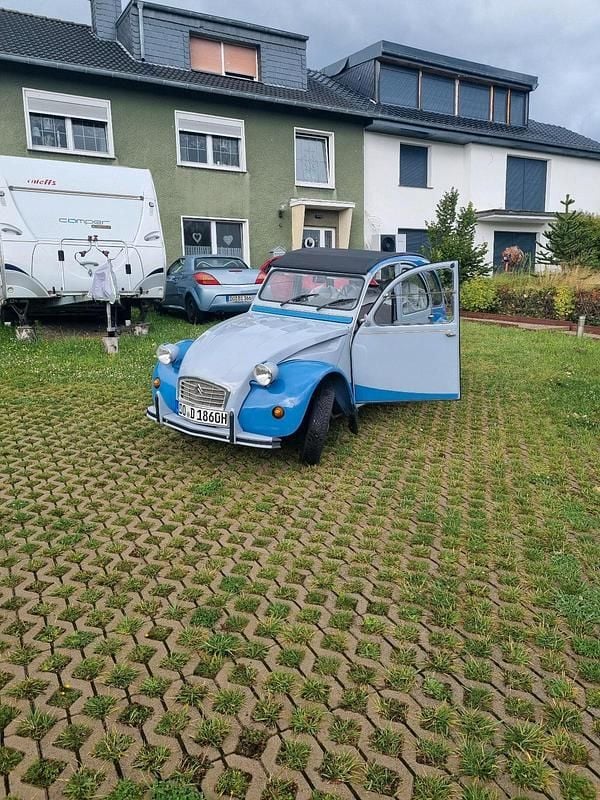 Blau Gebraucht 1984 Citroën 2CV Cabrio | 9.500 € - Bild 1/4