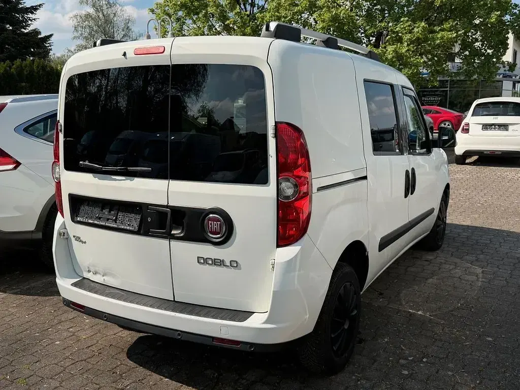 Gebraucht Fiat Doblò 105 PS (77 kW) 2015 Weiß Van / Kleinbus