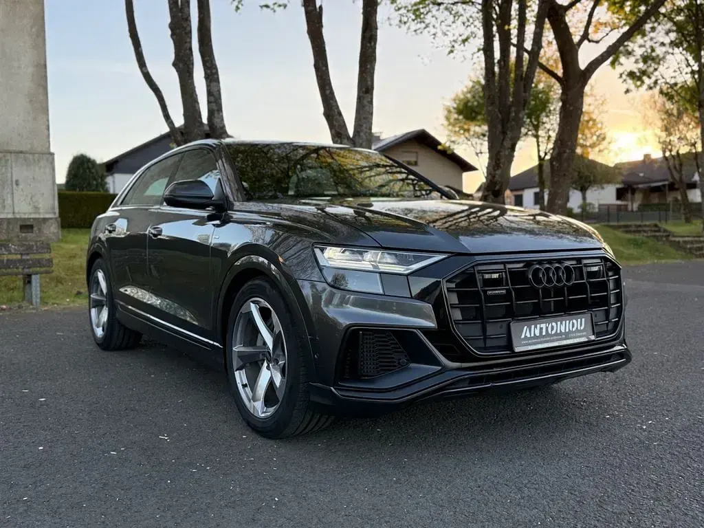 Gebraucht Audi Q8 Competition 340 PS (250 kW) 2022 Grau SUV