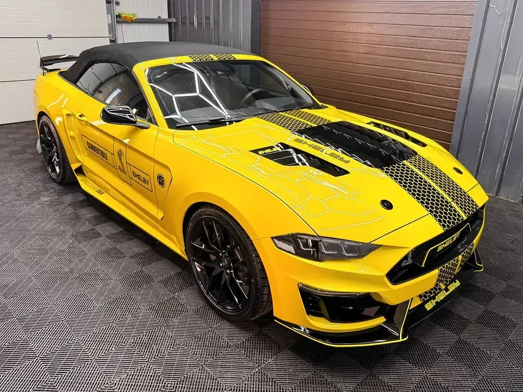 Second-hand Ford Mustang 449 CP (330 kW) 2021 Galben Cabrio