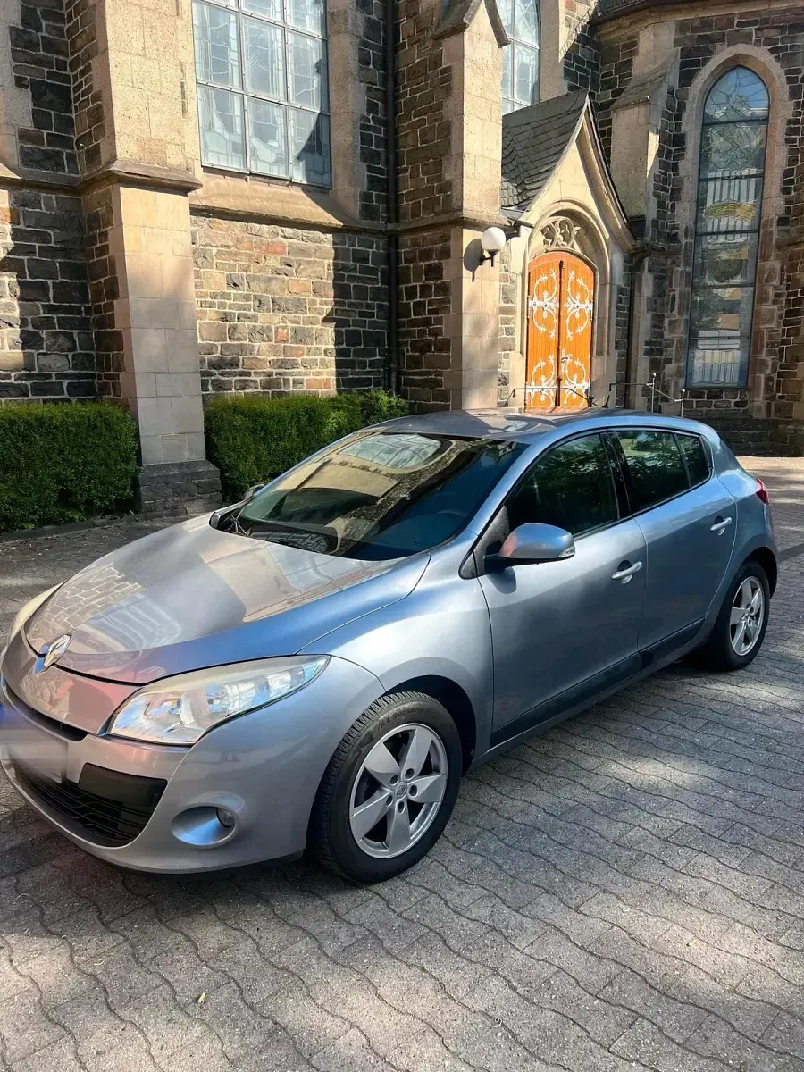 Gebraucht Renault Mégane 110 PS (80 kW) 2010 Blau Limousine