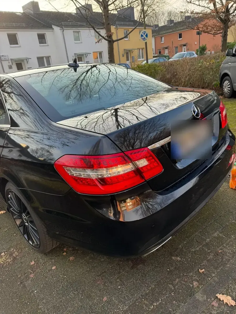 Gebraucht Mercedes E350 AMG 231 PS (169 kW) 2010 Schwarz Limousine