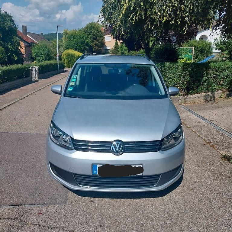 Silber Gebraucht 2012 VW Touran Comfortline Van / Kleinbus | 9.999 € (Etwas zu teuer) - Bild 1/4