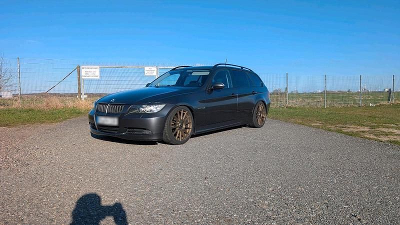 Gebraucht BMW 320 163 PS (119 kW) 2007 Grau Kombi