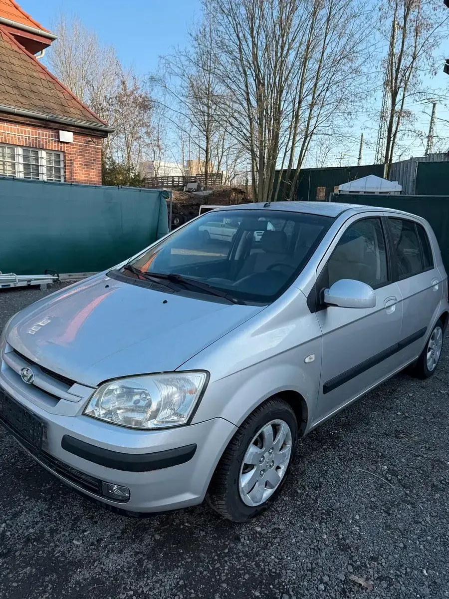 Gebraucht Hyundai Getz 63 PS (46 kW) 2004 Silber Kleinwagen
