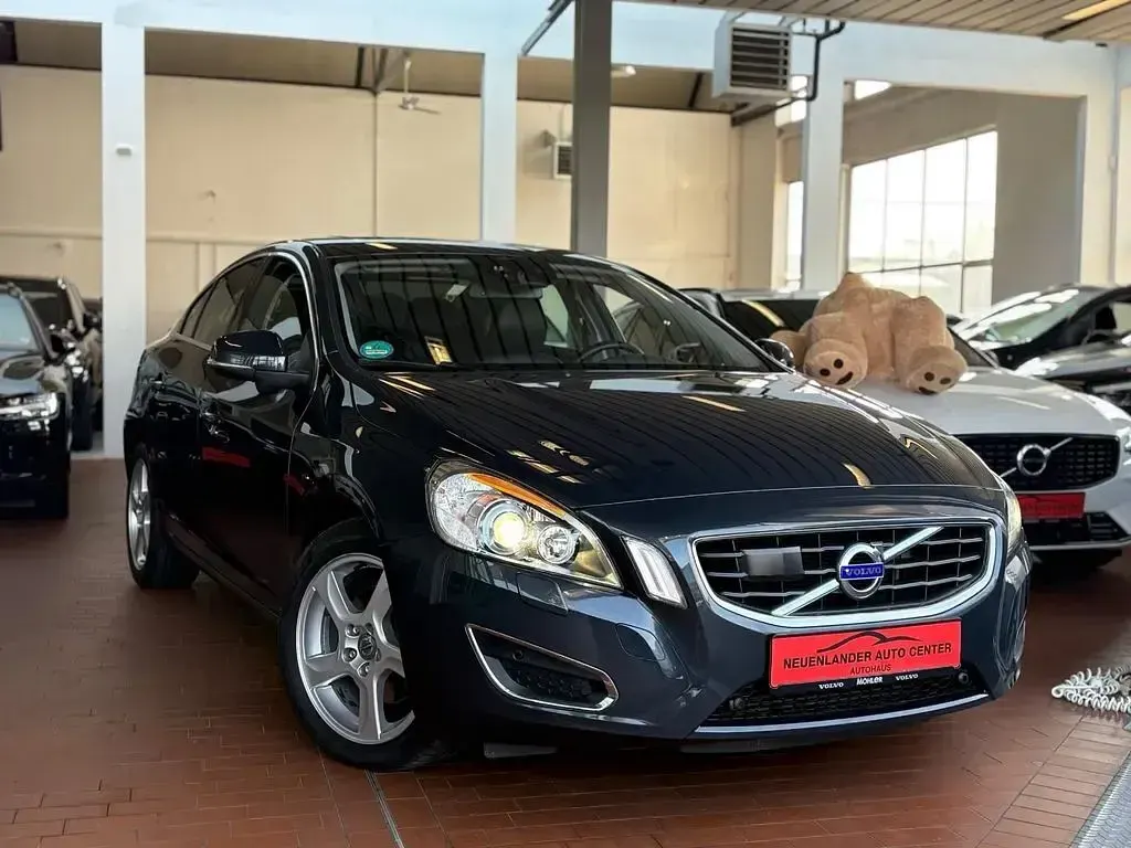 Gebraucht Volvo S60 Summum 163 PS (119 kW) 2011 Grau Limousine