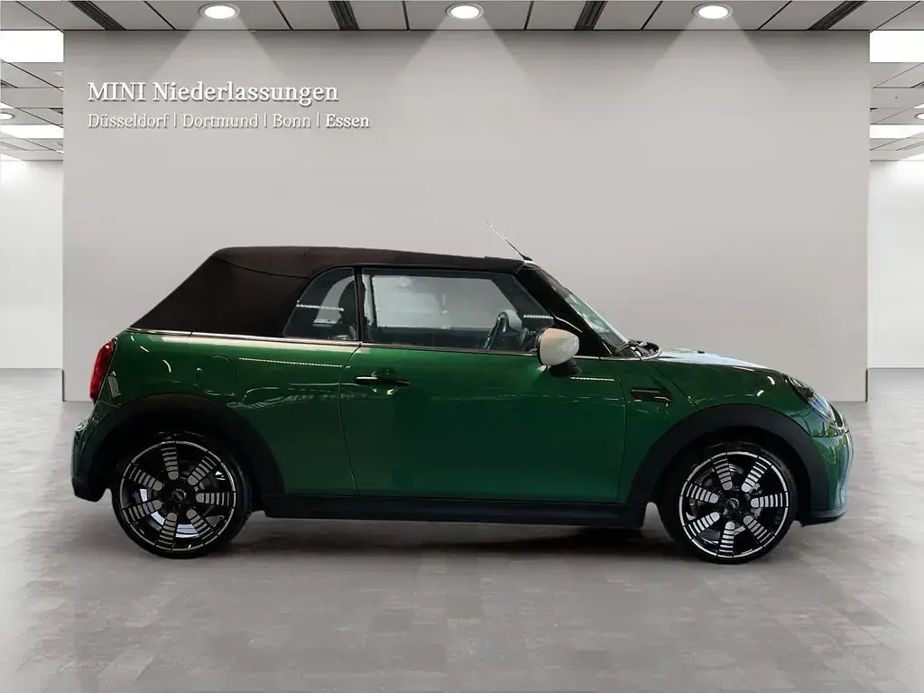 Gebraucht Mini Cooper Cabriolet 136 PS (100 kW) 2024 Grün Cabrio