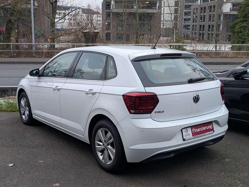 Gebraucht VW Polo Comfortline 80 PS (58 kW) 2019 Weiß Kleinwagen