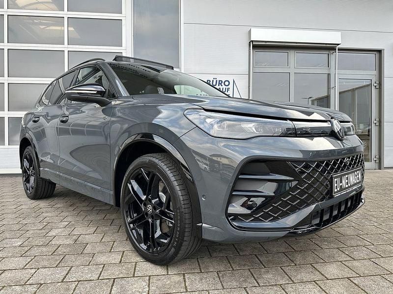 Gebraucht VW Tiguan R-line 193 PS (141 kW) 2024 Grau SUV