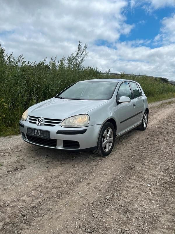 Silber Gebraucht 2004 VW Golf V Kleinwagen | 825 € (Superpreis) - Bild 1/4