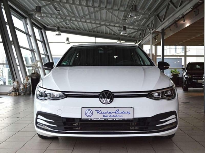 Gebraucht VW Golf VIII Move 116 PS (85 kW) 2023 Pure white Limousine