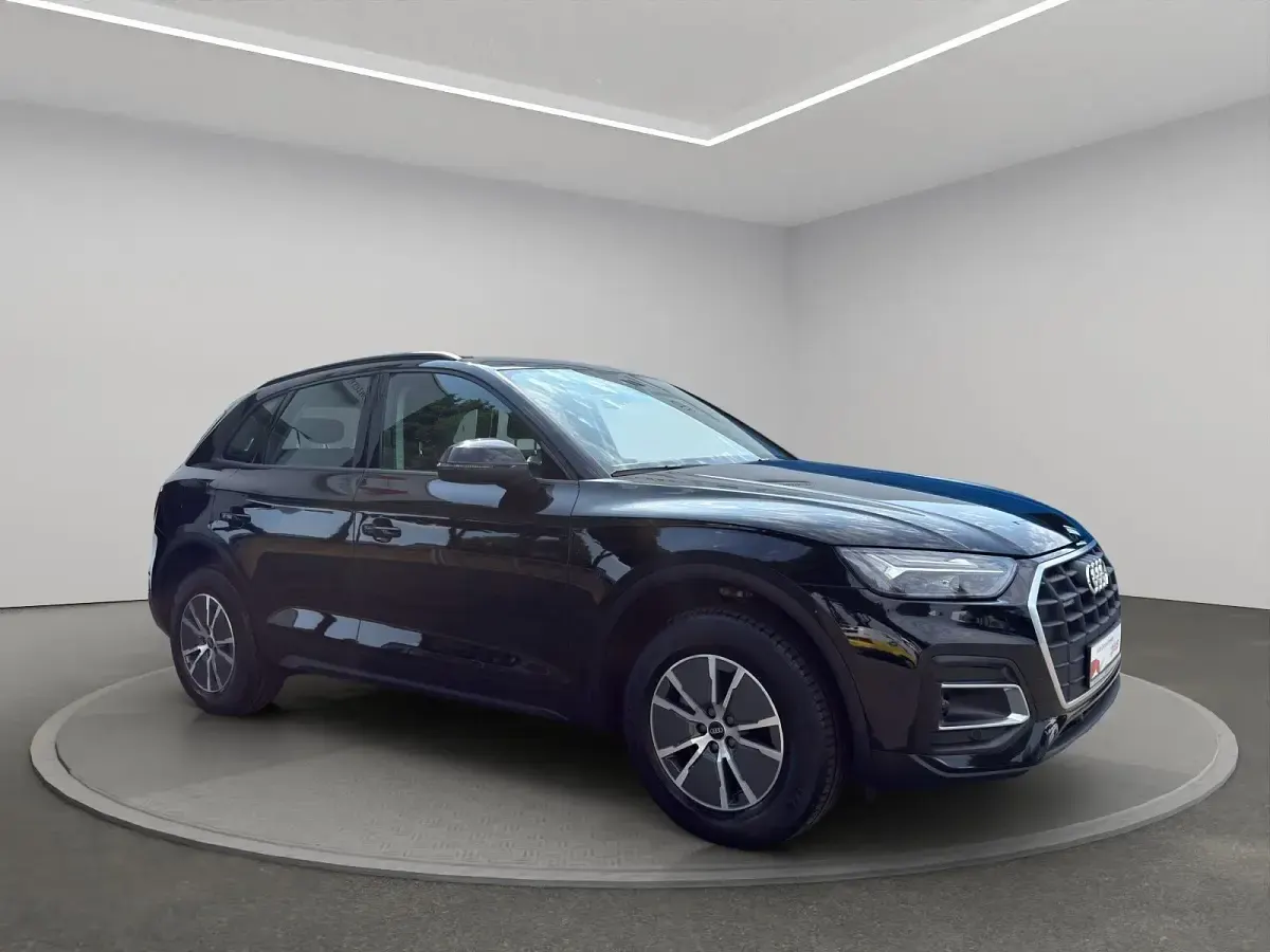 Gebraucht Audi Q5 Business 204 PS (150 kW) 2023 Mythosschwarz metallic SUV