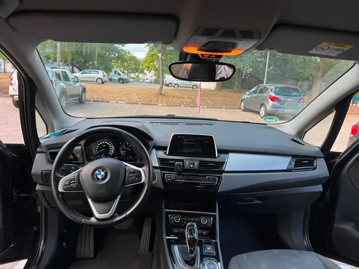 Gebraucht BMW 218 160 PS (117 kW) 2018 Schwarz Kombi