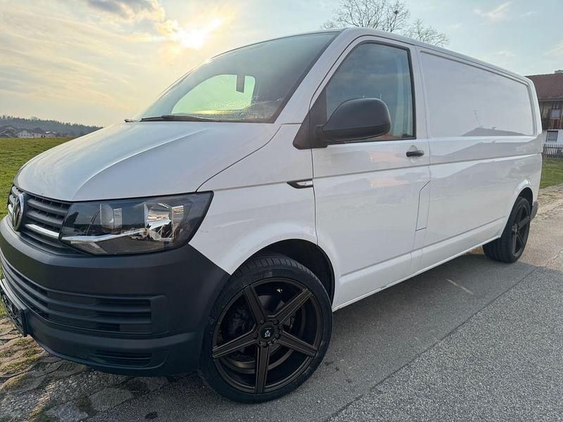 Gebraucht VW Transporter 102 PS (75 kW) 2019 Candyweiß Van