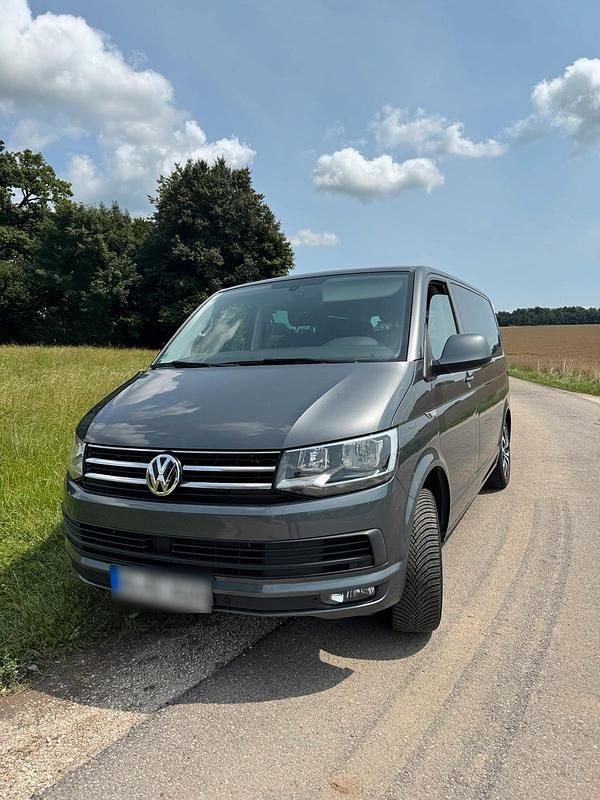 Usata VW Multivan 204 CV (150 kW) 2016 Grigio Monovolume
