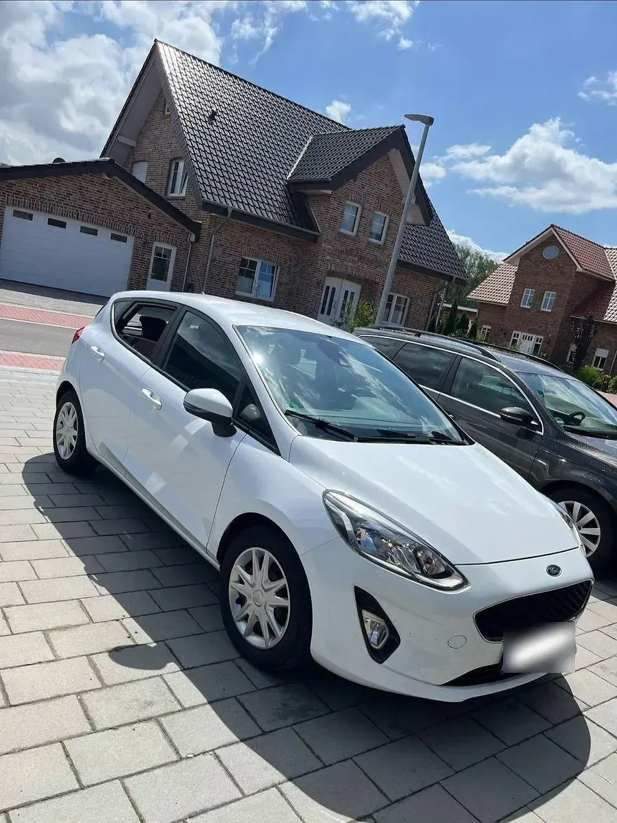 Gebraucht Ford Fiesta Trend 71 PS (52 kW) 2017 Weiß Kleinwagen